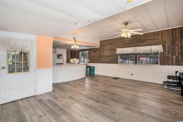 109 Village Ct., Murrells Inlet, SC 29576