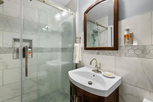 1025 Burkhart Avenue, San Leandro, CA 94579