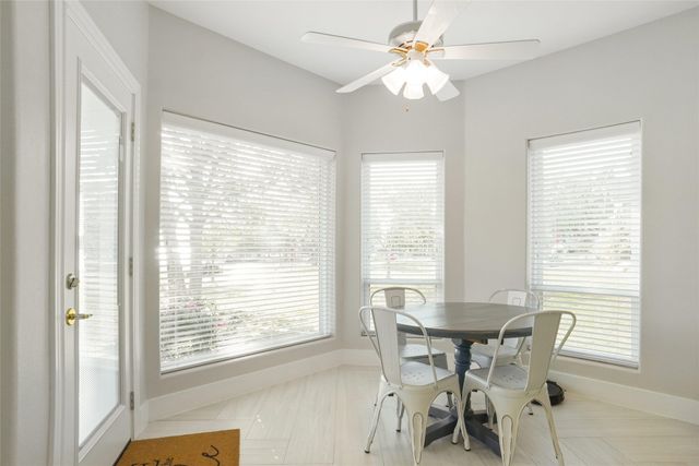 402 Kiowa Drive E, Lake Kiowa, TX 76240