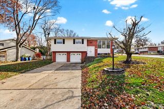 2226 Apple Bud Lane, St Louis, MO 63125