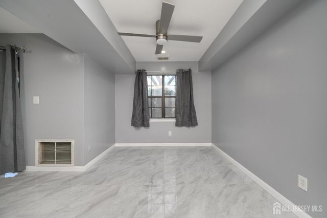 28 Powderhorn Court a, Woodbridge Proper, NJ 07095