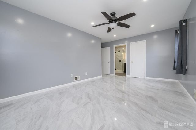 28 Powderhorn Court a, Woodbridge Proper, NJ 07095