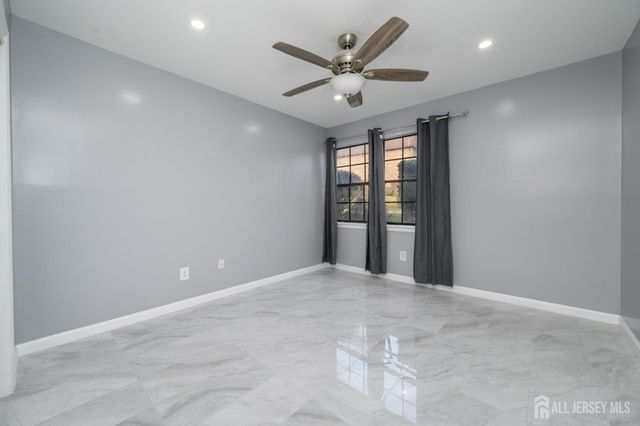 28 Powderhorn Court a, Woodbridge Proper, NJ 07095