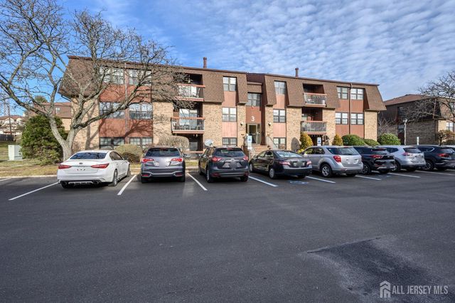 28 Powderhorn Court a, Woodbridge Proper, NJ 07095