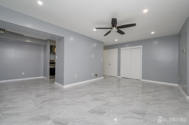 28 Powderhorn Court a, Woodbridge Proper, NJ 07095