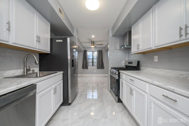 28 Powderhorn Court a, Woodbridge Proper, NJ 07095