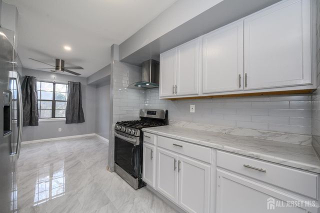 28 Powderhorn Court a, Woodbridge Proper, NJ 07095