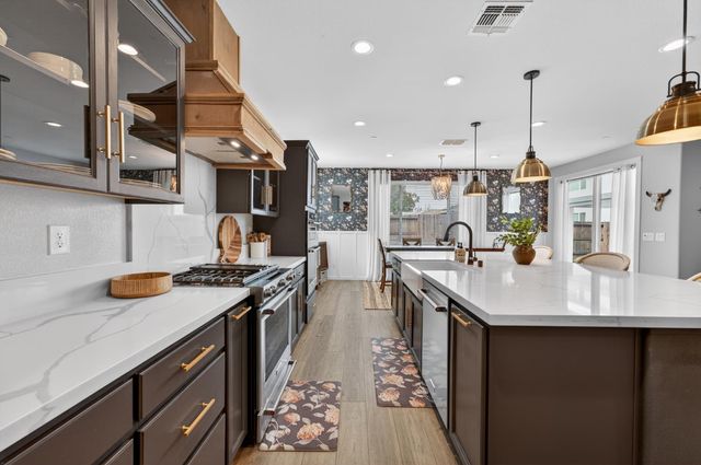 812 Cross Creek Ln, Lincoln, CA 95648