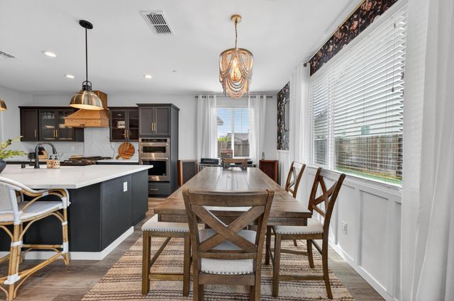 812 Cross Creek Ln, Lincoln, CA 95648