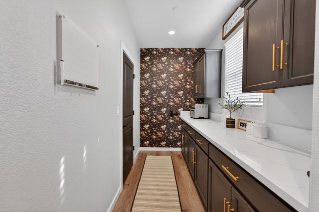 812 Cross Creek Ln, Lincoln, CA 95648