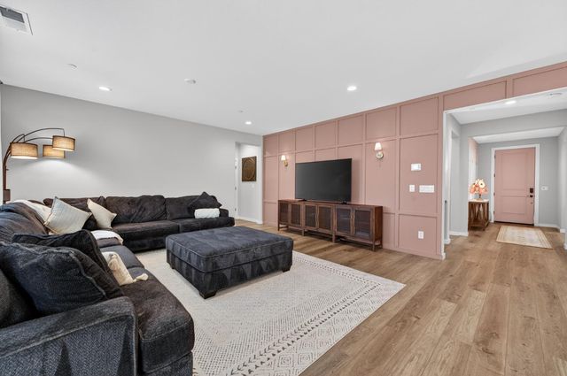 812 Cross Creek Ln, Lincoln, CA 95648