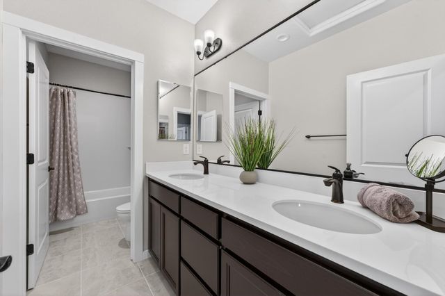 812 Cross Creek Ln, Lincoln, CA 95648