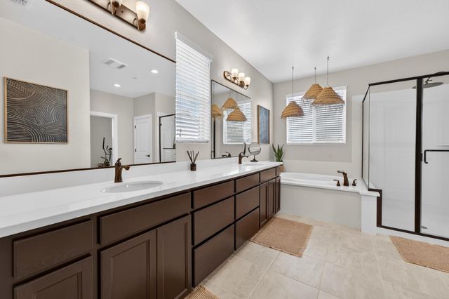 812 Cross Creek Ln, Lincoln, CA 95648