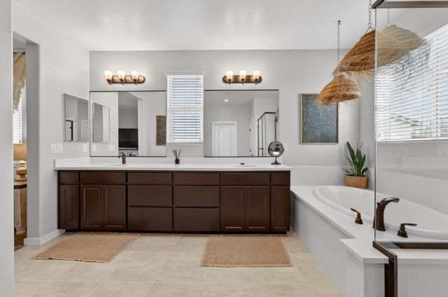 812 Cross Creek Ln, Lincoln, CA 95648