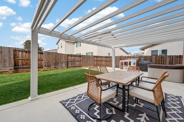 812 Cross Creek Ln, Lincoln, CA 95648