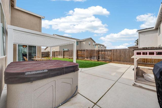 812 Cross Creek Ln, Lincoln, CA 95648