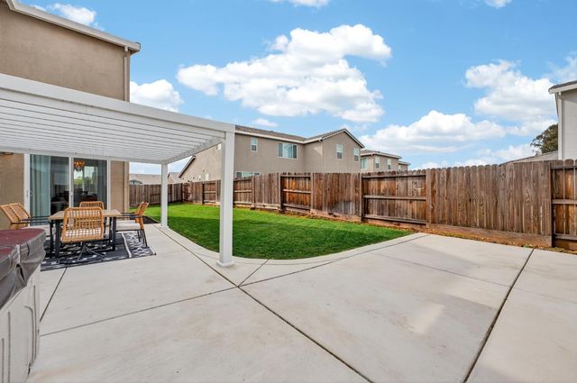 812 Cross Creek Ln, Lincoln, CA 95648