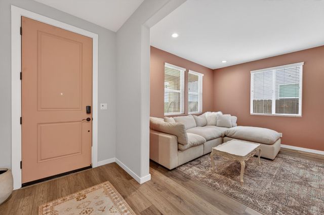 812 Cross Creek Ln, Lincoln, CA 95648