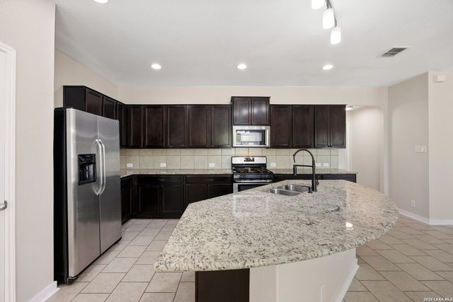 10903 Roaming Holw, San Antonio, TX 78254