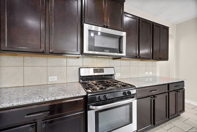 10903 Roaming Holw, San Antonio, TX 78254