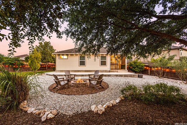 10903 Roaming Holw, San Antonio, TX 78254