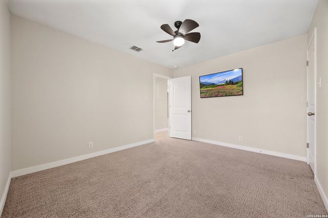 10903 Roaming Holw, San Antonio, TX 78254