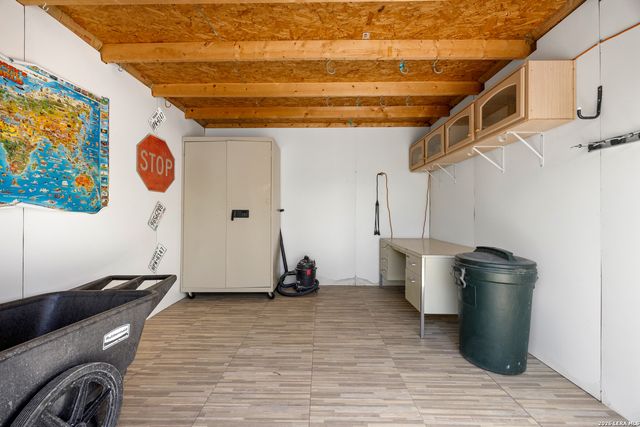 10903 Roaming Holw, San Antonio, TX 78254