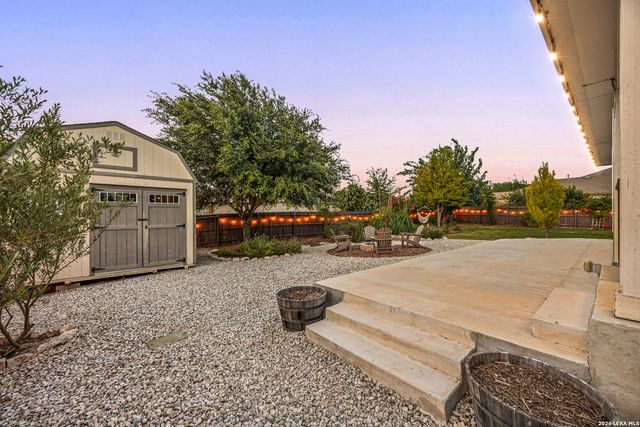 10903 Roaming Holw, San Antonio, TX 78254