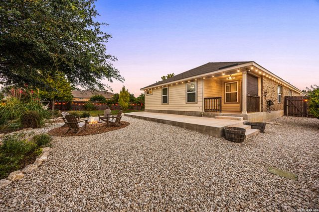 10903 Roaming Holw, San Antonio, TX 78254