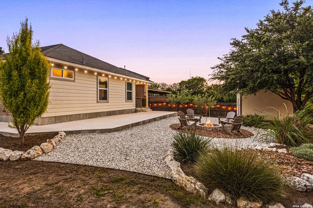 10903 Roaming Holw, San Antonio, TX 78254