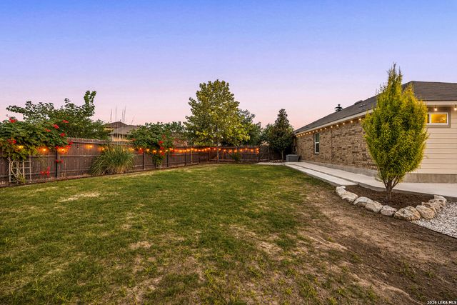 10903 Roaming Holw, San Antonio, TX 78254