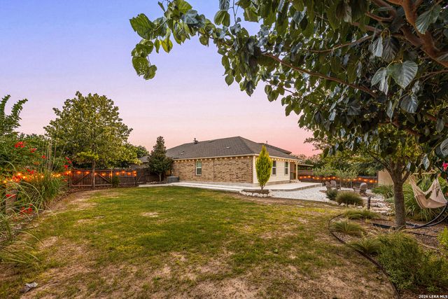 10903 Roaming Holw, San Antonio, TX 78254