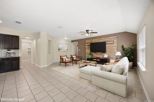 10903 Roaming Holw, San Antonio, TX 78254