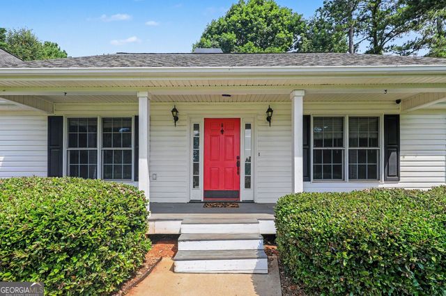 84 Hidden Lakes Court, Newnan, GA 30263