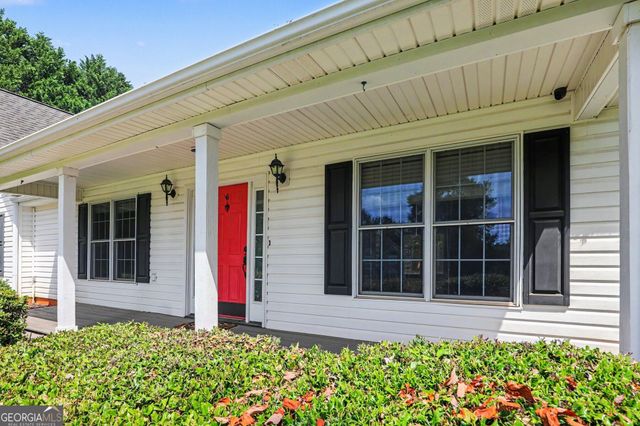 84 Hidden Lakes Court, Newnan, GA 30263
