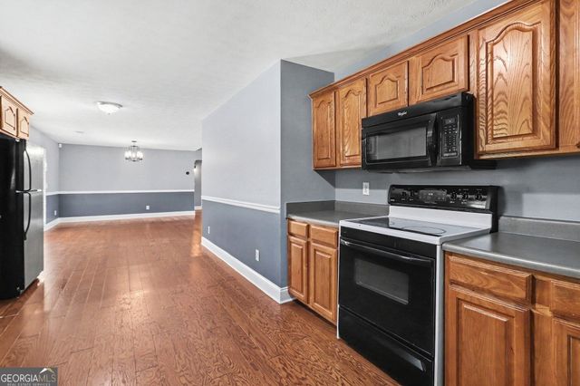 84 Hidden Lakes Court, Newnan, GA 30263