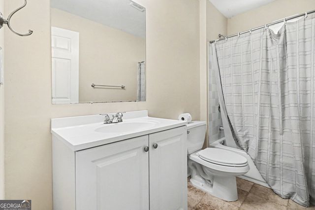 84 Hidden Lakes Court, Newnan, GA 30263
