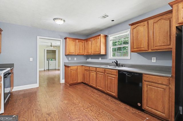 84 Hidden Lakes Court, Newnan, GA 30263