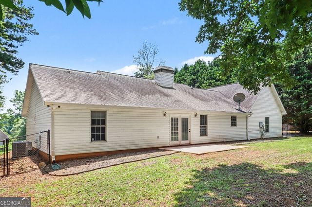 84 Hidden Lakes Court, Newnan, GA 30263