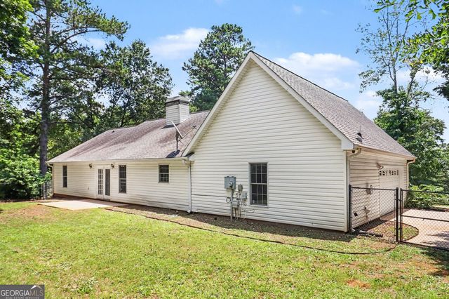 84 Hidden Lakes Court, Newnan, GA 30263