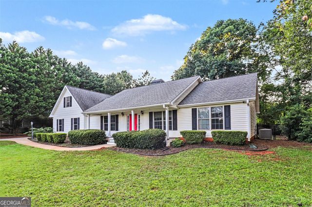 84 Hidden Lakes Court, Newnan, GA 30263