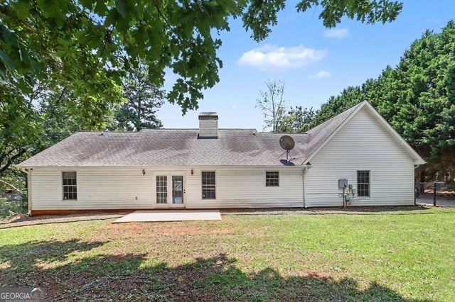 84 Hidden Lakes Court, Newnan, GA 30263