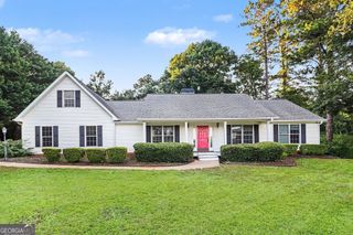 84 Hidden Lakes Court, Newnan, GA 30263