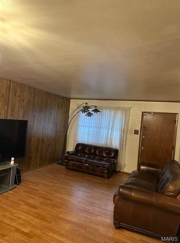 518 Banavie Drive, St Louis, MO 63137