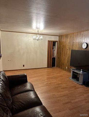 518 Banavie Drive, St Louis, MO 63137