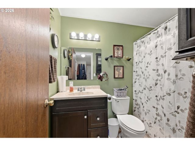121 W C St, Springfield, OR 97477