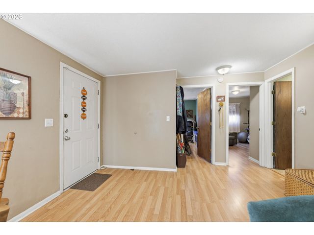 121 W C St, Springfield, OR 97477