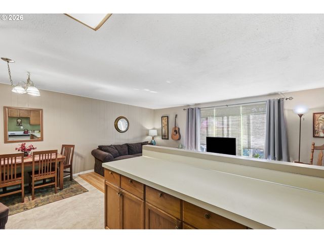 121 W C St, Springfield, OR 97477