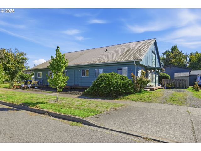 121 W C St, Springfield, OR 97477