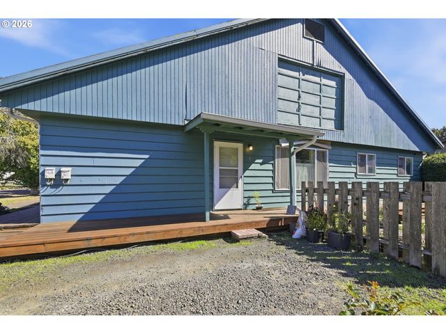 121 W C St, Springfield, OR 97477